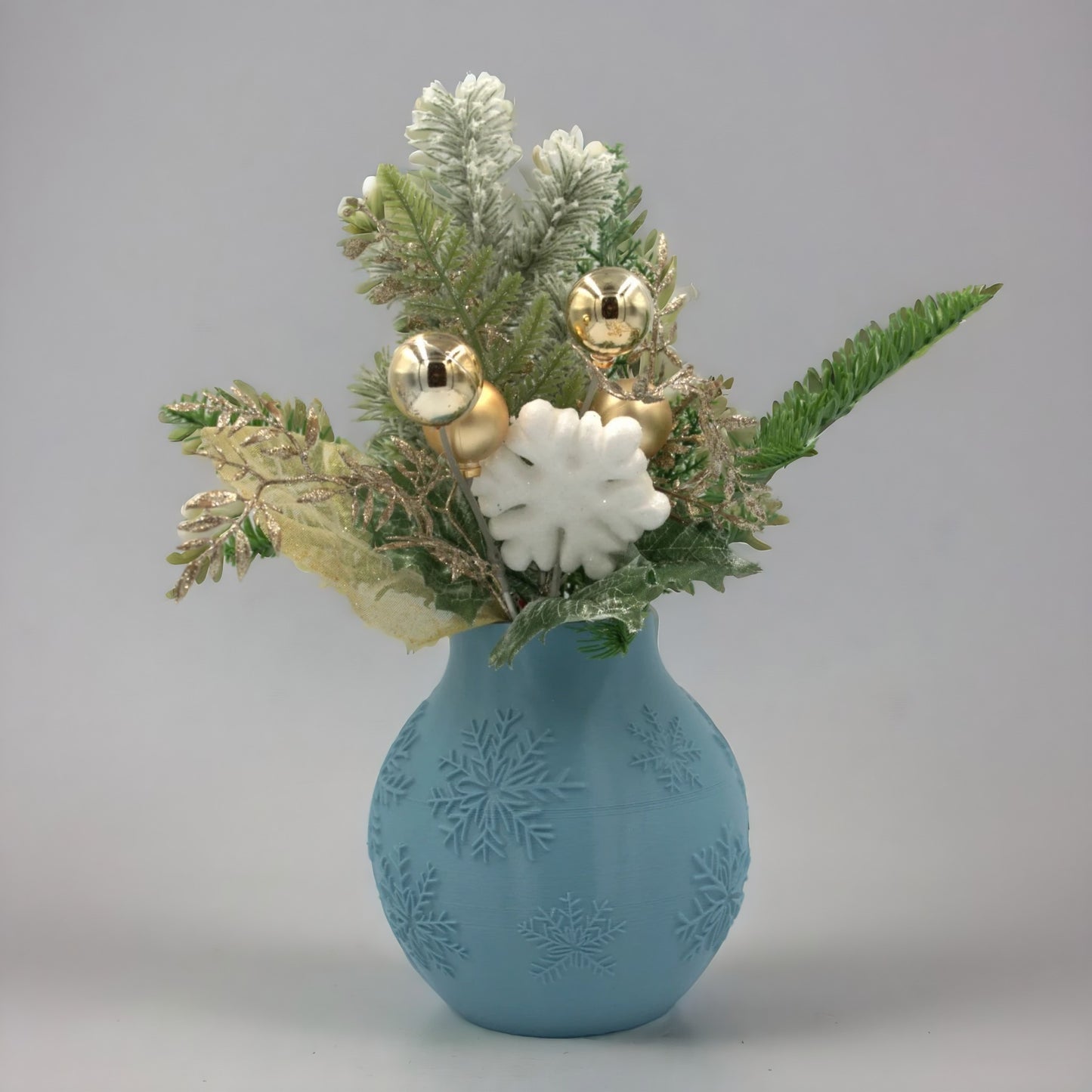 Winter Wonderland Vase – Snowflake-Inspired Holiday Decor